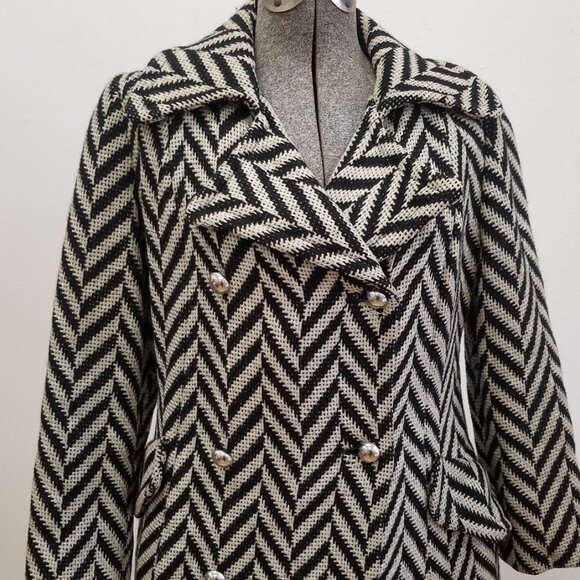 Vintage 1970s Black & White Chevron Herringbone Wool Maxi Coat – Double-Breasted - Picture 4 of 10